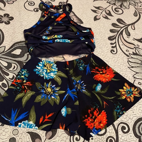 UK2LA Floral romper - Picture 6 of 7